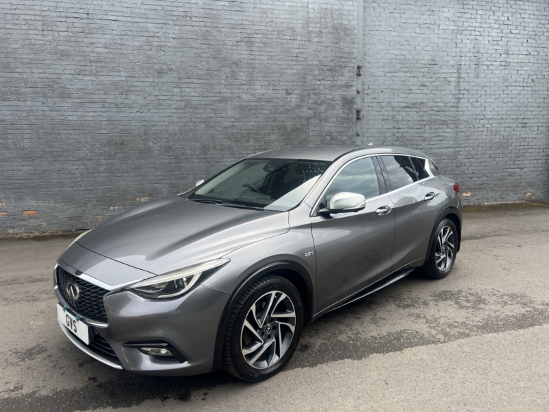 2016 Infiniti Q30 2.2 D Premium Tech in Black — image 1