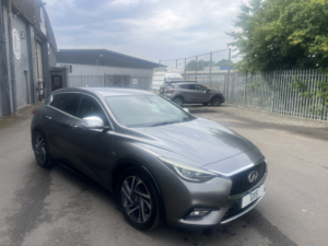 2016 Infiniti Q30 2.2 D Premium Tech in Black — image 3
