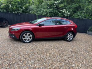 2015 Volvo V40 Cross Country 1.6 D2 Lux Nav Powershift Euro 5 (s/s) 5dr in Red — image 2
