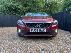 2015 Volvo V40 Cross Country 1.6 D2 Lux Nav Powershift Euro 5 (s/s) 5dr in Red — image 4