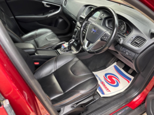 2015 Volvo V40 Cross Country 1.6 D2 Lux Nav Powershift Euro 5 (s/s) 5dr in Red — image 6