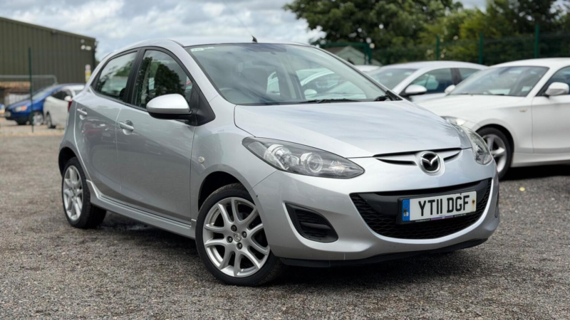 2011 Mazda Mazda2 1.3 Tamura Euro 5 5dr in Silver — image 1