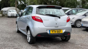 2011 Mazda Mazda2 1.3 Tamura Euro 5 5dr in Silver — image 4