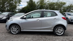 2011 Mazda Mazda2 1.3 Tamura Euro 5 5dr in Silver — image 6