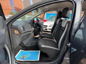 2017 Dacia Sandero Stepway 0.9 Tce Laureate Euro 6 (s/s) 5dr in Grey — image 4