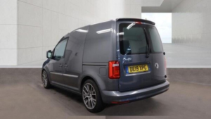 2019 Volkswagen Caddy 2.0 Tdi C20 Bluemotion Tech Highline Swb Euro 6 (s/s) 5dr in Grey — image 4