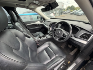 2016 Volvo Xc90 2.0 Momentum T8 AWD Twin Engine (320+87hp) in Blue — image 4