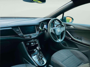 2017 Vauxhall Astra 1.4i Turbo Sri Nav Sports Tourer Auto Euro 6 (s/s) 5dr in Black — image 5