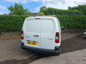 2017 Peugeot Partner 1.6 Bluehdi 651 Professional L1 5dr in White — image 5