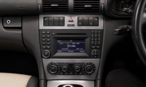 2010 Mercedes-Benz Clc Class 1.8 Clc180k Sport Coupe Auto Euro 4 3dr in Grey — image 2