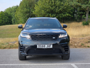 2018 Land Rover Range Rover Velar 2.0 D240 R-Dynamic S SUV 5dr Diesel Auto 4WD Euro 6 (s/s) (240 Ps) in Black — image 2