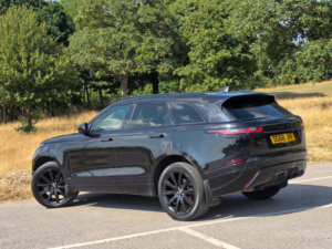 2018 Land Rover Range Rover Velar 2.0 D240 R-Dynamic S SUV 5dr Diesel Auto 4WD Euro 6 (s/s) (240 Ps) in Black — image 5