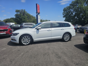 2018 Volkswagen Passat 2.0 Tdi Se Business in White — image 2