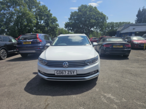 2018 Volkswagen Passat 2.0 Tdi Se Business in White — image 4
