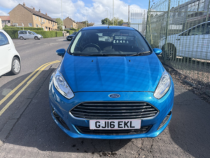 2016 Ford Fiesta 1.3 Zetec in Blue — image 2