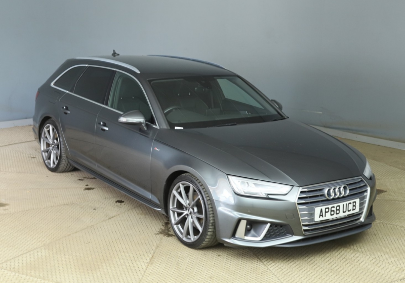 2019 Audi A4 Avant 2.0 Tfsi 40 S Line in Grey — image 1