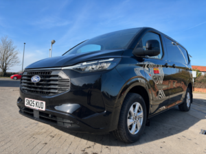 2025 Ford Transit Custom 2.5 Transit Custom V710 Limited Van 320 L1 2.5l Duratec 232ps PHEV Fwd 1 Speed Automatic in Black — image 3