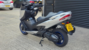 2023 Suzuki Burgman 400 400 CVT Euro 5 in Silver — image 2