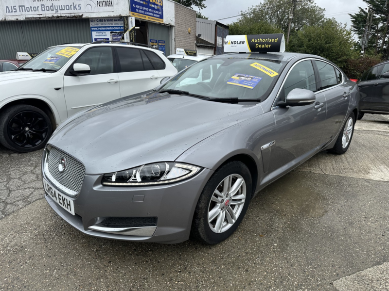 2014 Jaguar Xf 2.2 D Luxury in Grey — image 1