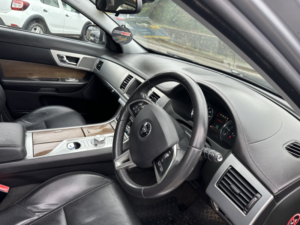 2014 Jaguar Xf 2.2 D Luxury in Grey — image 3