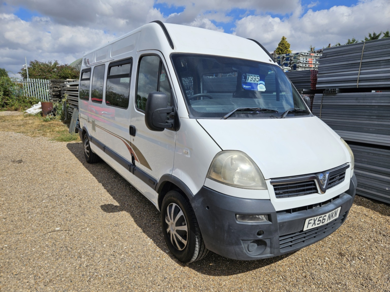 2006 Vauxhall Movano 2.5 D 2800 in White — image 1