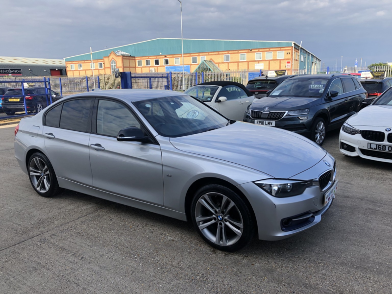 2014 BMW 3 Series 2.0 318d Sport Saloon in Silver — image 1