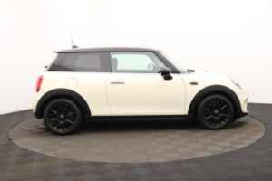 2019 MINI Hatch 1.5 Cooper Classic Hatchback 3dr Petrol Manual Euro 6 (s/s) (136 Ps) in White — image 2
