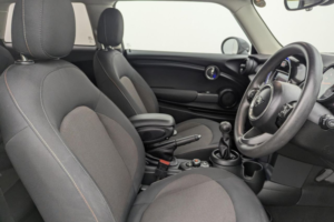2019 MINI Hatch 1.5 Cooper Classic Hatchback 3dr Petrol Manual Euro 6 (s/s) (136 Ps) in White — image 3