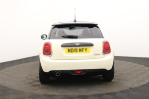 2019 MINI Hatch 1.5 Cooper Classic Hatchback 3dr Petrol Manual Euro 6 (s/s) (136 Ps) in White — image 6