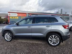 2019 Skoda Karoq 1.6 Tdi Se L in Grey — image 6