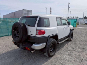2012 Toyota Fj Cruiser 4.0 V6 4WD 5dr in White — image 2