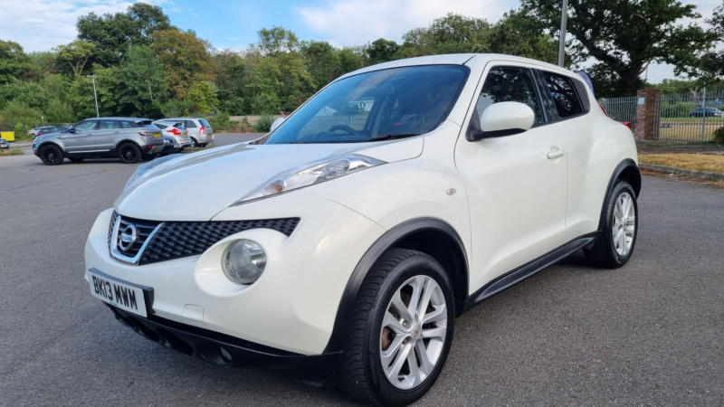 2013 Nissan Juke 1.6 Acenta Premium in White — image 1