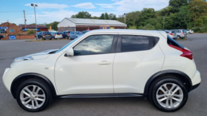 2013 Nissan Juke 1.6 Acenta Premium in White — image 3
