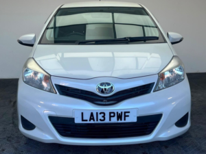 2013 Toyota Yaris 1.33 Dual Vvt-I Tr Multidrive S Euro 5 5dr in White — image 2