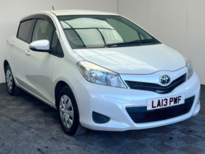 2013 Toyota Yaris 1.33 Dual Vvt-I Tr Multidrive S Euro 5 5dr in White — image 6