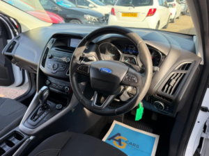 2016 Ford Focus 1.6 Zetec Powershift Euro 6 5dr in White — image 2