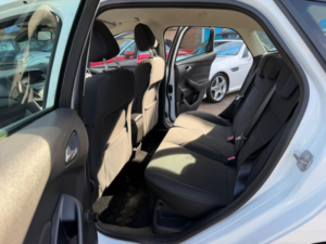 2016 Ford Focus 1.6 Zetec Powershift Euro 6 5dr in White — image 5