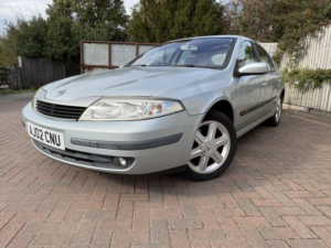 2002 Renault Laguna 1.8 16v Expression in Grey — image 2