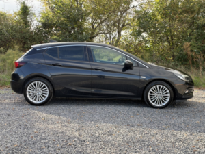 2016 Vauxhall Astra 1.4 I Turbo Elite Nav in Black — image 5