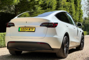 2024 Tesla Model Y Auto Rwd 5dr in White — image 3