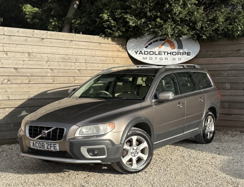 2008 Volvo Xc70 2.4 D5 Se Lux in Grey — image 1
