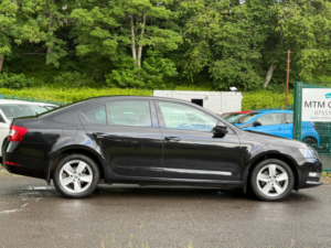 2019 Skoda Octavia 1.0 Tsi Gpf Se Hatchback 5dr Petrol Manual Euro 6 (s/s) (115 Ps) in Black — image 4