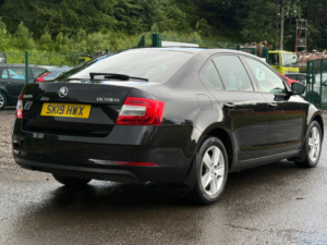 2019 Skoda Octavia 1.0 Tsi Gpf Se Hatchback 5dr Petrol Manual Euro 6 (s/s) (115 Ps) in Black — image 5