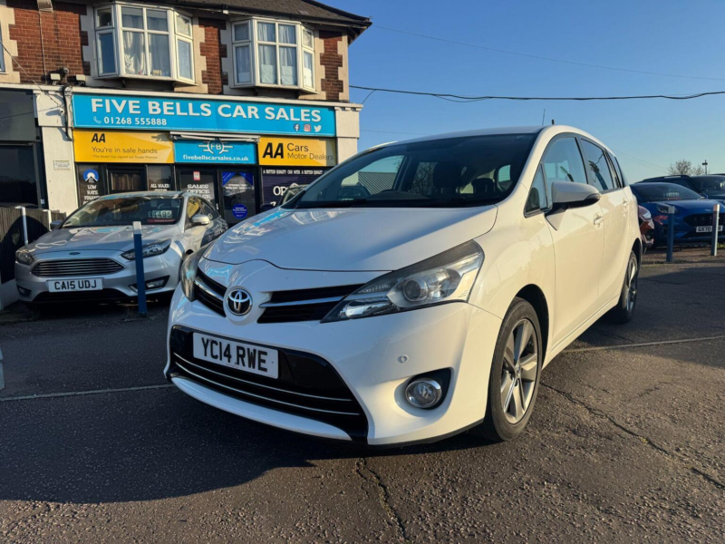 2014 Toyota Verso 1.6 D-4d Trend Euro 5 (s/s) 5dr in White — image 1