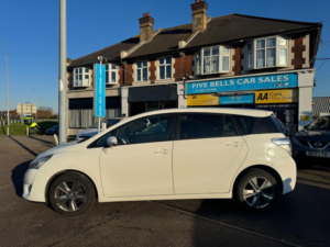 2014 Toyota Verso 1.6 D-4d Trend Euro 5 (s/s) 5dr in White — image 2