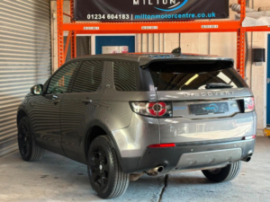 2017 Land Rover Discovery Sport 2.0 Ed4 Se Tech Euro 6 (s/s) 5dr (5 Seat) in Grey — image 4
