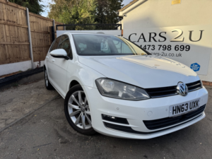 2013 Volkswagen Golf 2.0 Tdi Bluemotion Tech Gt in White — image 2