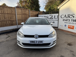 2013 Volkswagen Golf 2.0 Tdi Bluemotion Tech Gt in White — image 3