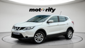 2014 Nissan Qashqai 1.2 Dig-T Acenta 2WD Euro 5 (s/s) 5dr in White — image 2