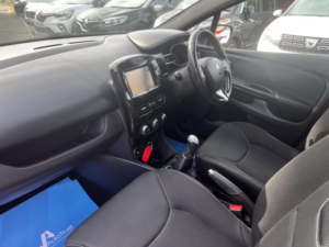 2016 Renault Clio 1.2 Dynamique Nav 1.2 16v 75 in Red — image 5